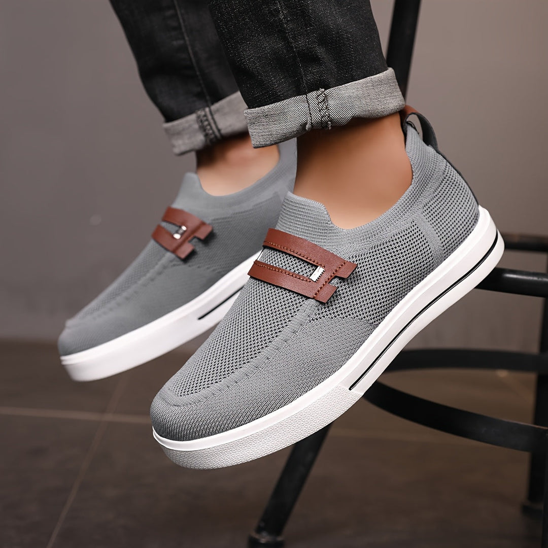 Leichte Herren Slip-On Sneaker, atmungsaktiv & bequem für Freizeit und Alltag.