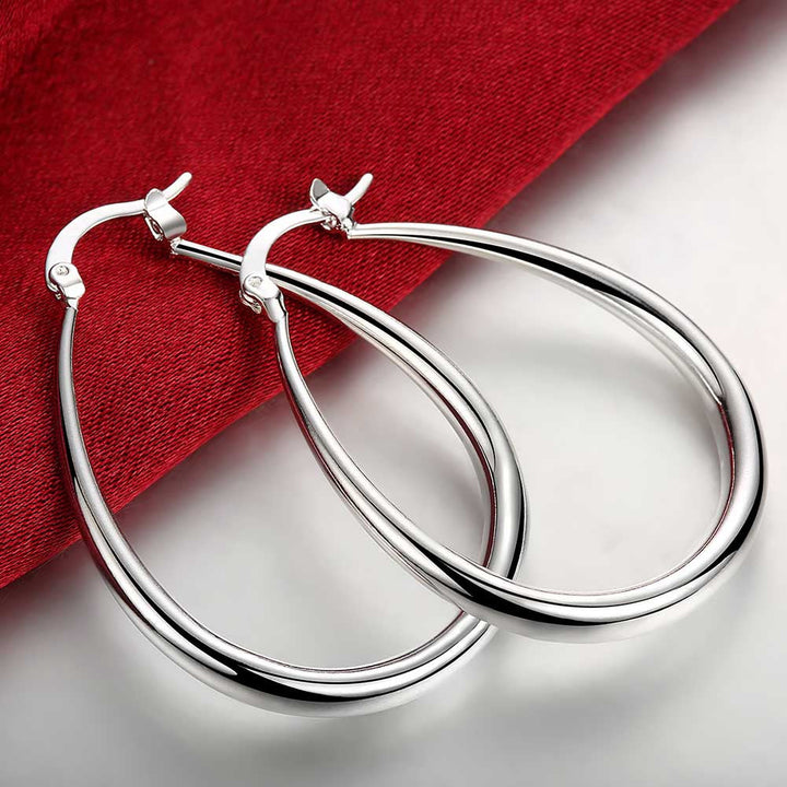 Elegante Damen Creolen aus 925er Sterlingsilber, glatt & stilvoll für jeden Anlass.