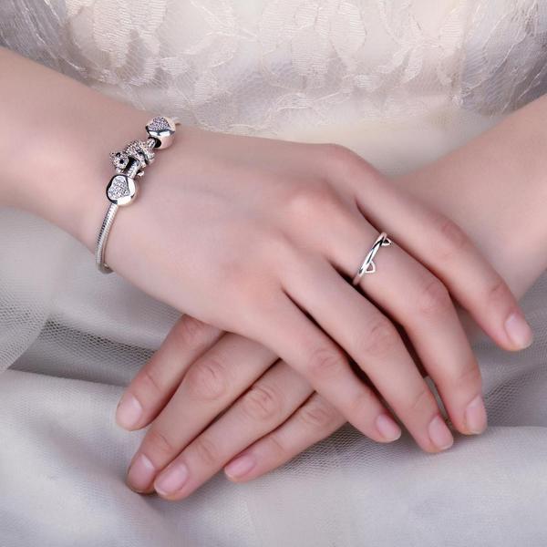 Detailreicher 925 Silberring mit Katzenpfoten-Motiv, Ausdruck der Tierliebe, perfekt für Tierliebhaber.