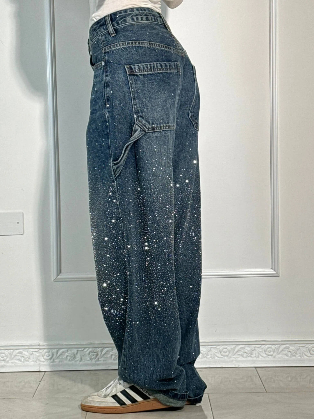 Glitzernde Damen Baggy Jeans aus Denim, weiter Schnitt für hohen Tragekomfort und Stil.