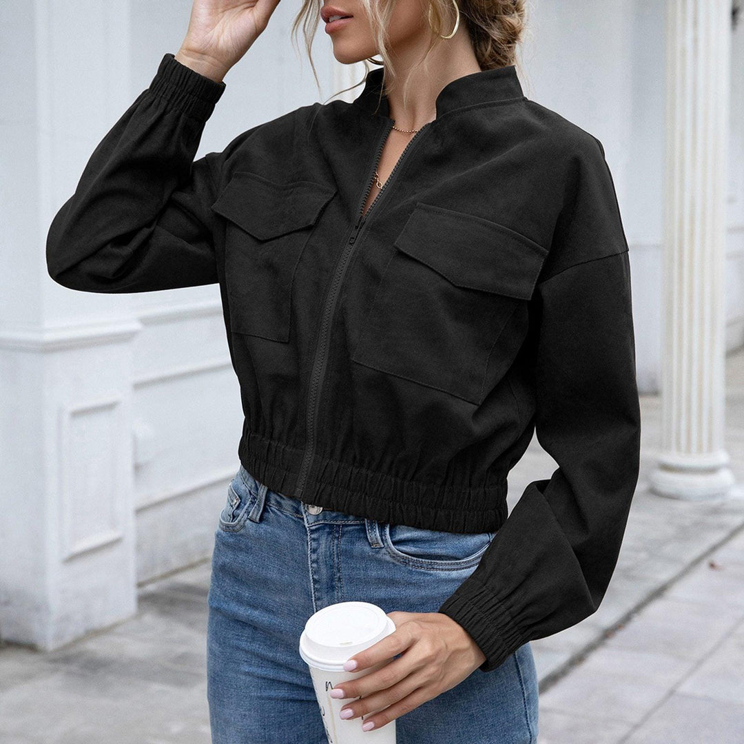 City-taugliche Damenjacke: Eleganter Look für urbanes Styling. Bequeme Übergangsjacke für den Alltag.