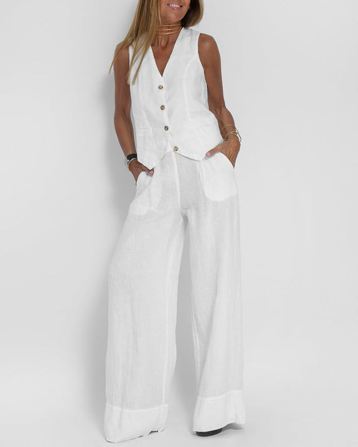 Damen Herbstmode: Komfortables 2-teiliges Set mit eleganter Weste und weiter Hose.