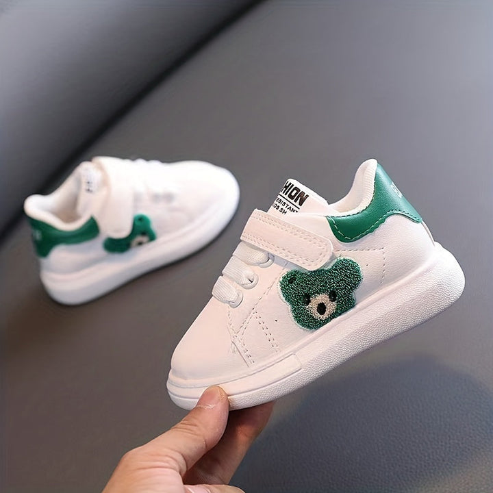 Kinderschuhe mit Teddy-Design & praktischem Klettverschluss, ideal als Spielplatzschuhe.