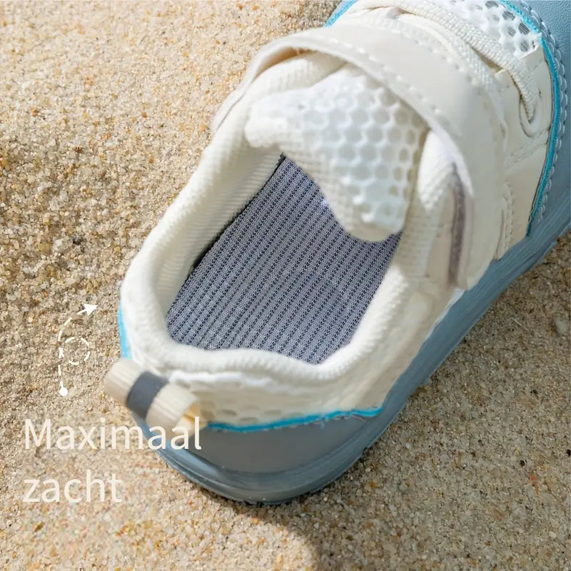Schicke Baby Barfuß-Schuhe, rutschfest & flexibel, perfekt für kleine Entdecker & gesunde Füße.