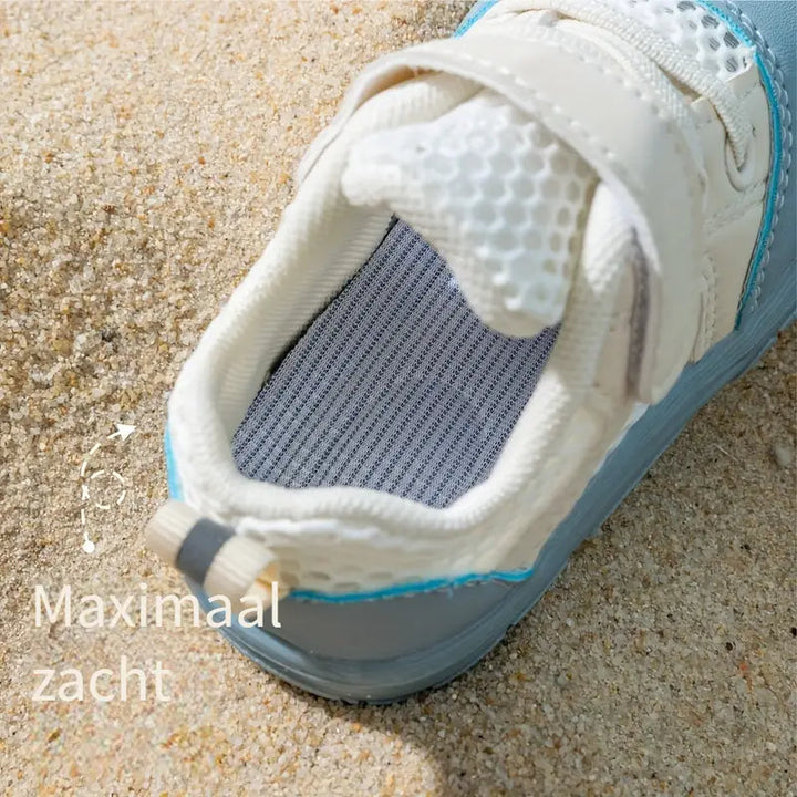 Schicke Baby Barfuß-Schuhe, rutschfest & flexibel, perfekt für kleine Entdecker & gesunde Füße.