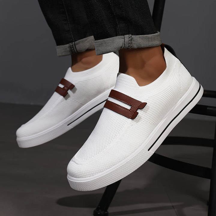 Bequeme Herren Freizeitschuhe, atmungsaktive Slip-On Sneaker für angenehmen Tragekomfort.