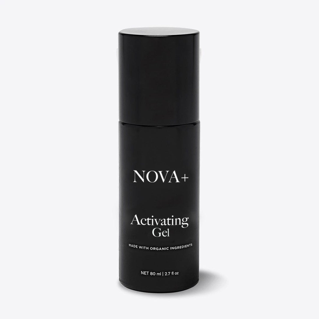 Revitalisierender Microcurrent Toner. Macht die Haut straffer, strahlender und revitalisiert den Teint.