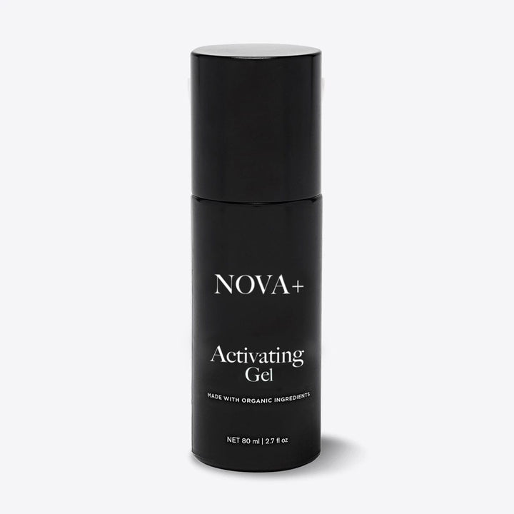 Revitalisierender Microcurrent Toner. Macht die Haut straffer, strahlender und revitalisiert den Teint.