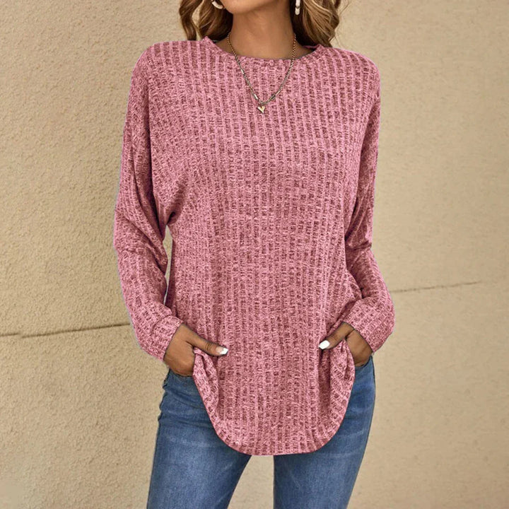 Vielseitiger Damen-Strickpullover Adeline, kombiniert Komfort mit stilvoller Eleganz.