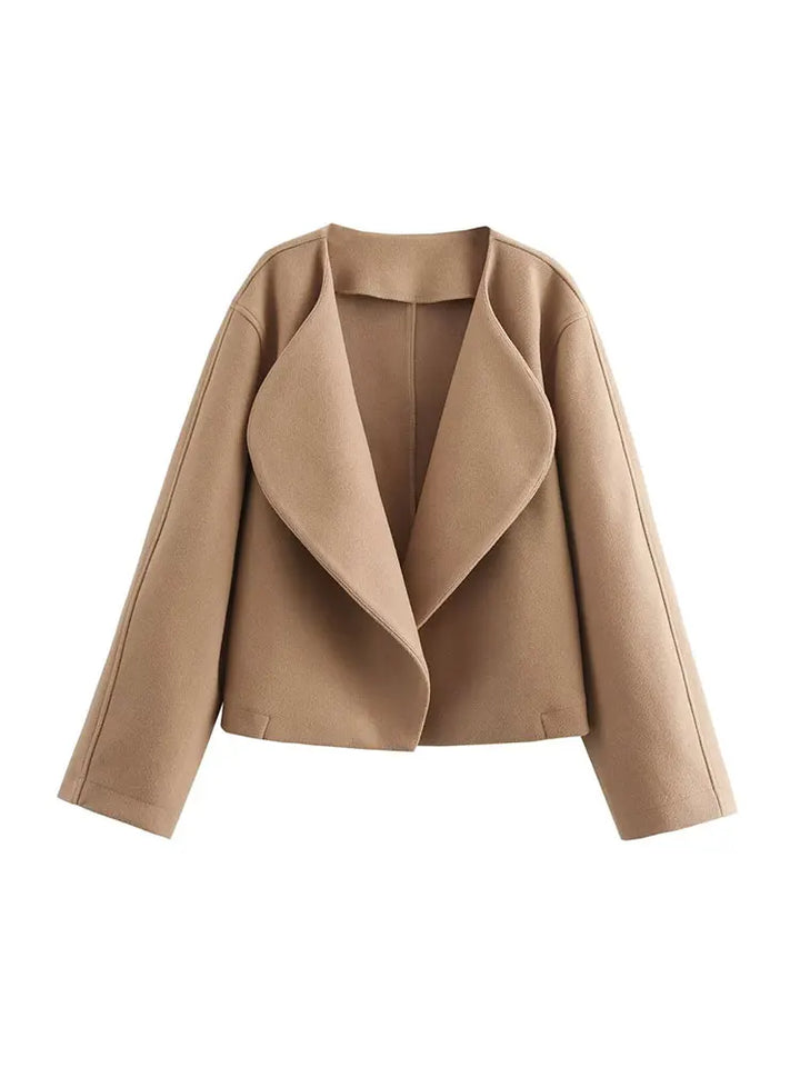 Lässige kurze Damen Winterjacke für Outdoor-Aktivitäten, warm und bequem, ideale Oberbekleidung.