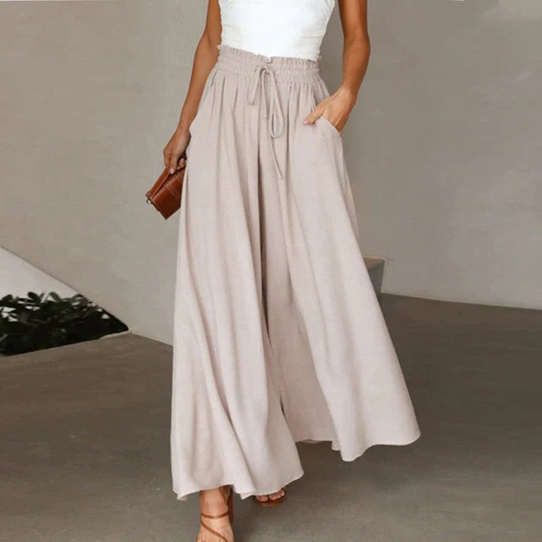 Detailansicht des elastischen Bundes der Damen Wide Leg Hose. Hohe Taille für optimalen Tragekomfort.