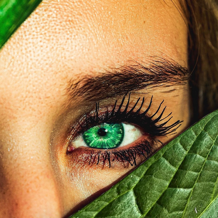 Iris-Farbwechsler Augentropfen für den besonderen Farb-Effekt. Feuchtigkeitsspendend, erfrischend & vegan.