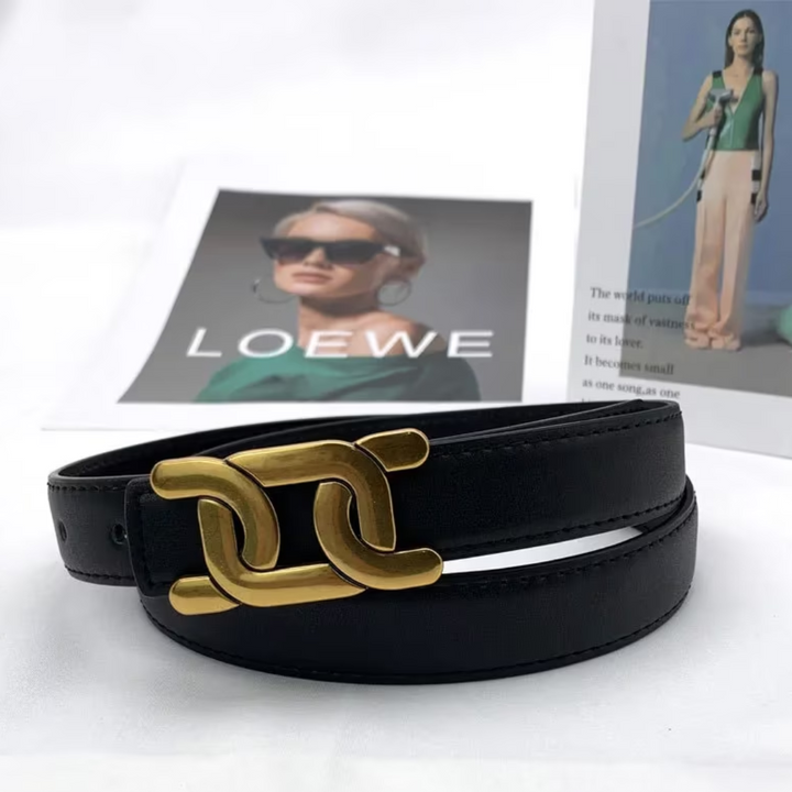 Stilvoller Unisex Gürtel mit glatter goldener Schnalle. Ein Statement-Piece für modebewusste Träger.