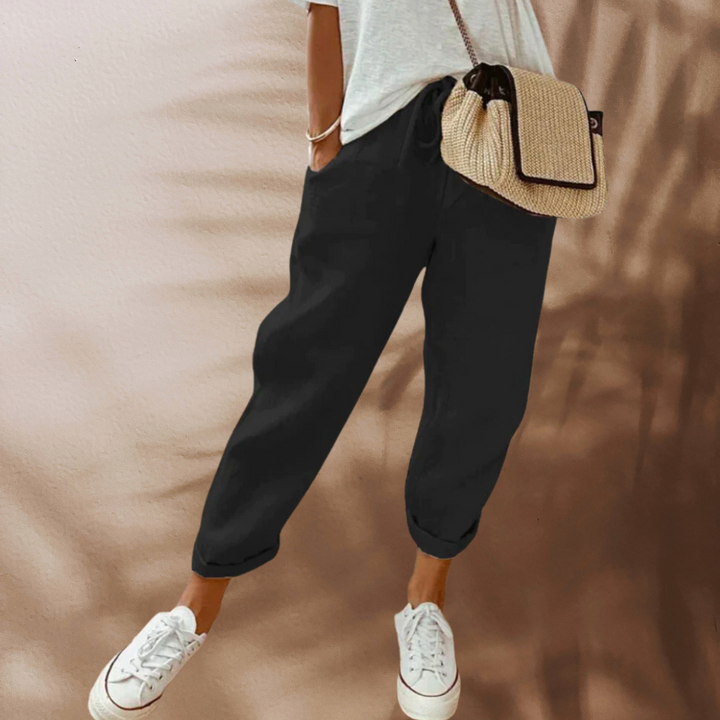 Bequeme & stilvolle Damen Sommerhose, ideal für warme Tage. Lässige Freizeithose mit eleganter Ausstrahlung. Trendige Mode.