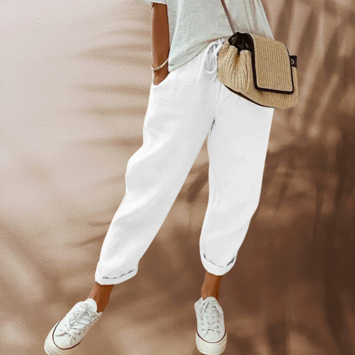 Stilvolle, leichte Damen Sommerhose. Bequeme & trendige Freizeithose für entspannte Sommertage. Perfekte Damenmode.