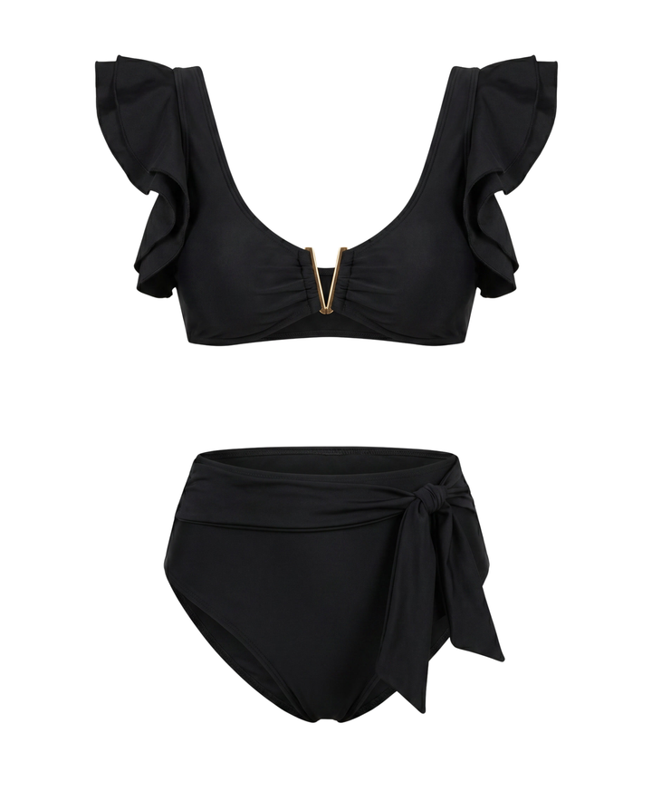 Eleganter Damen High Waist Bikini mit Rüschen-Oberteil und goldenen Details, ideal für luxuriöse Strandmode.