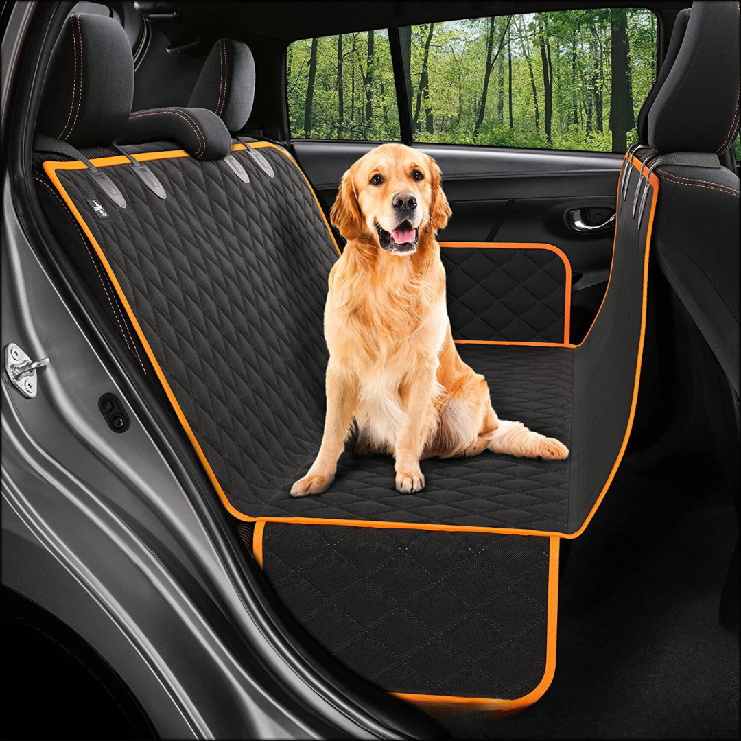 Robuste Autoschutzmatte als Hundeautositz-Erweiterung für sichere Autofahrten mit Hund.