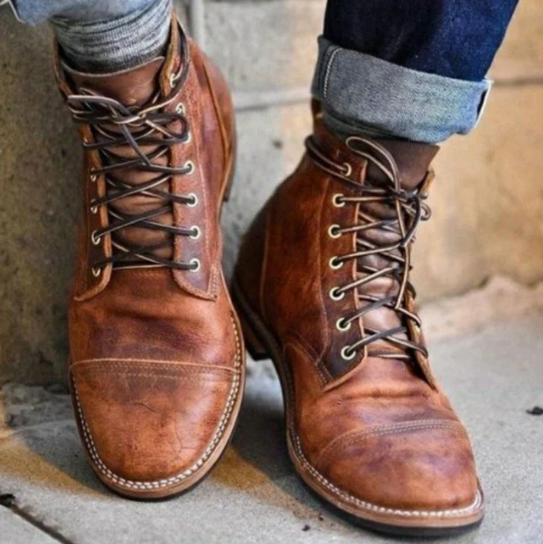 Robuste Herren Stiefeletten für jeden Tag. Bequeme, vielseitige & elegante Herrenschuhe, ideal für Business & Freizeit.