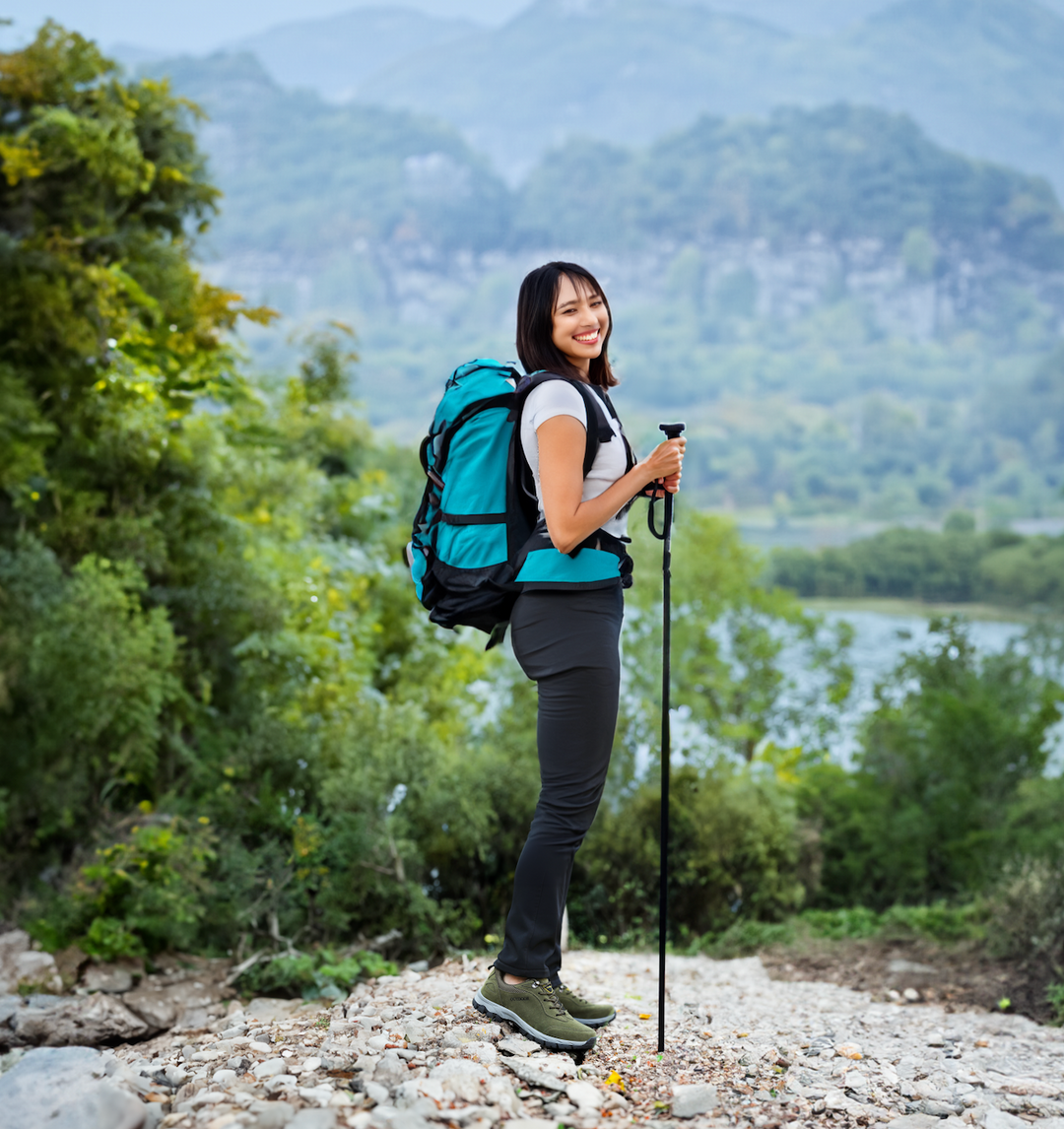Robuste orthopädische Herren Sneaker, unterstützend bei Fußproblemen, perfekt für Outdoor-Aktivitäten.