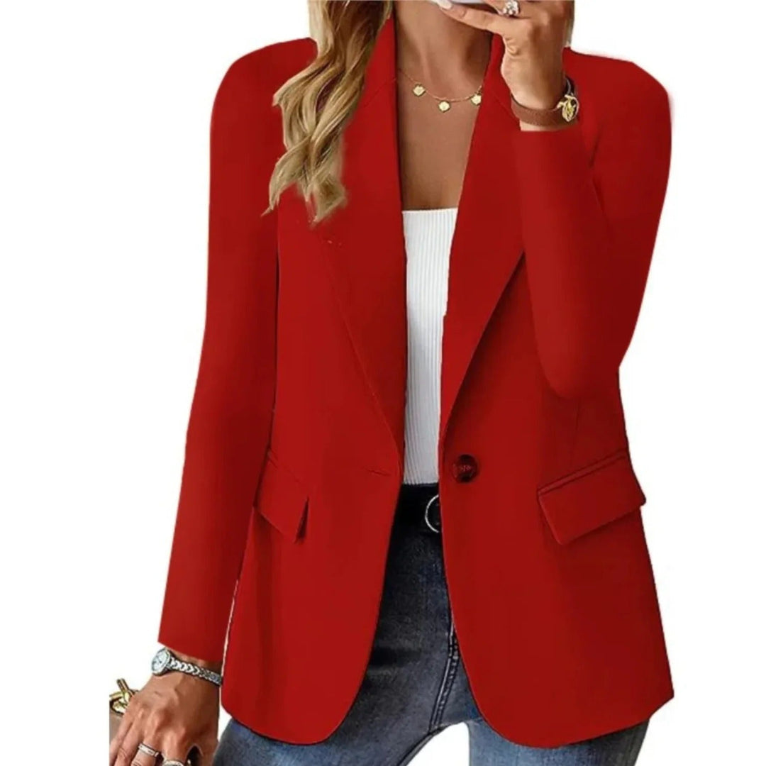 Modell: Eleganter taillierter Damen Sakko, vielseitig kombinierbar für Business und Casual Anlässe.