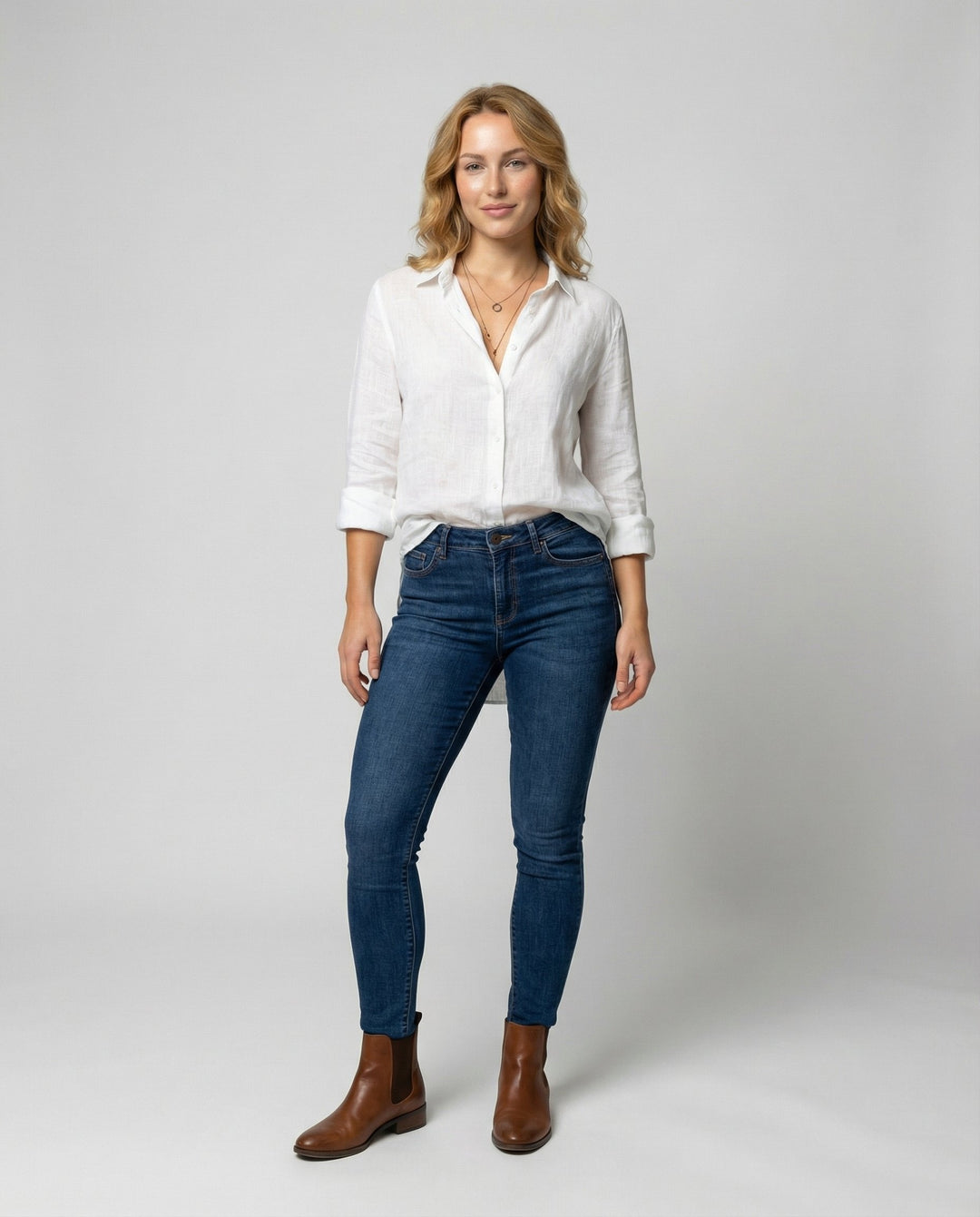 Vielseitige Damen Business Casual Hemdbluse mit Dreiviertelarm, perfekt für Frühling, Sommer & Herbst.