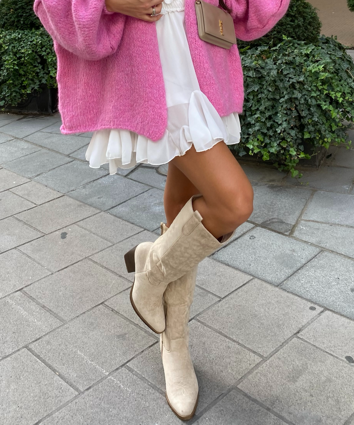 Vielseitige hohe beige Cowboystiefel, Damenschuhe für Alltag und besondere Anlässe.