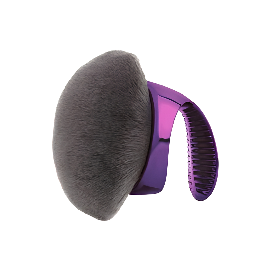 GlowSilk Body Perfector kaschiert Unreinheiten, gleicht den Hautton aus für einen makellosen Teint.