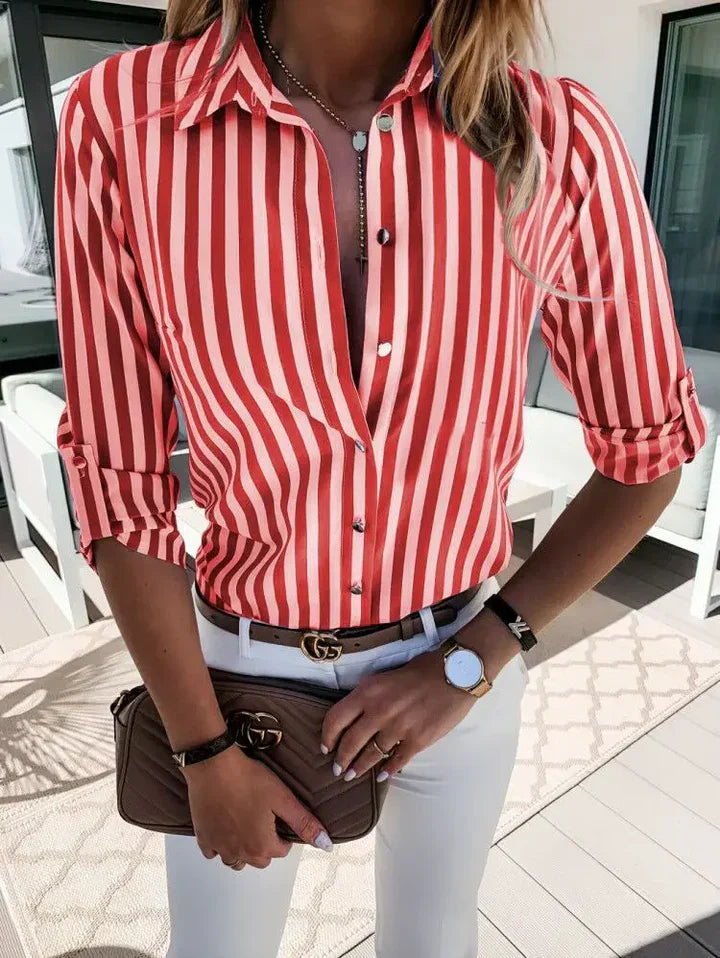 Modische Damen Langarmbluse mit maritimen Streifen. Bequeme, elegante Carina Bluse für Frauen. Perfekt für den Sommer.