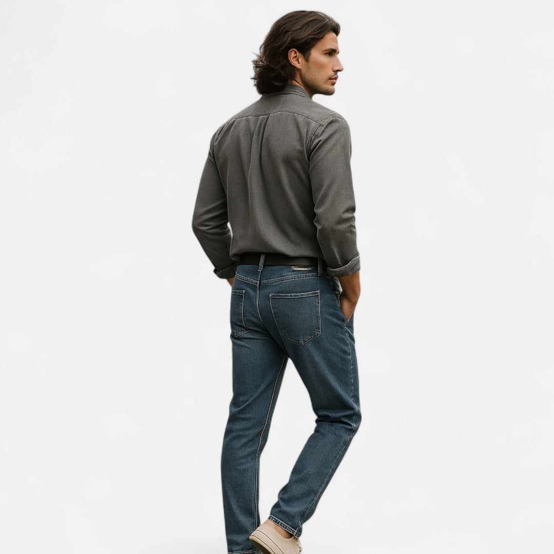 Zeitloses Herren Jeanshemd, langärmlig, bequem und modern, perfekt für elegante Herrenmode.