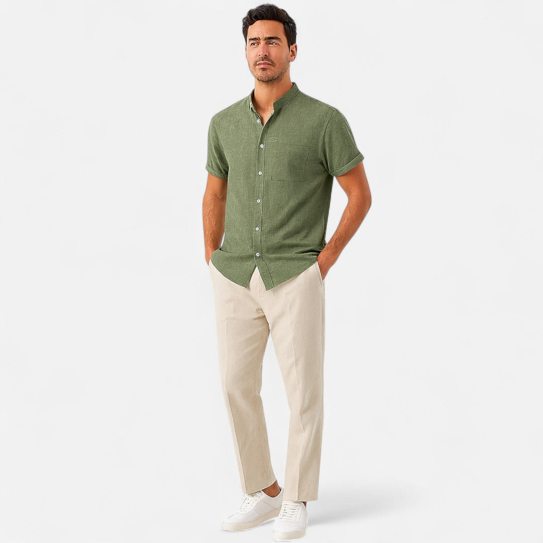 Herren Sommerhemd, Vorderansicht mit elegantem Kragen, leicht & atmungsaktiv, ideal für Freizeit, Business Casual & Urlaub.