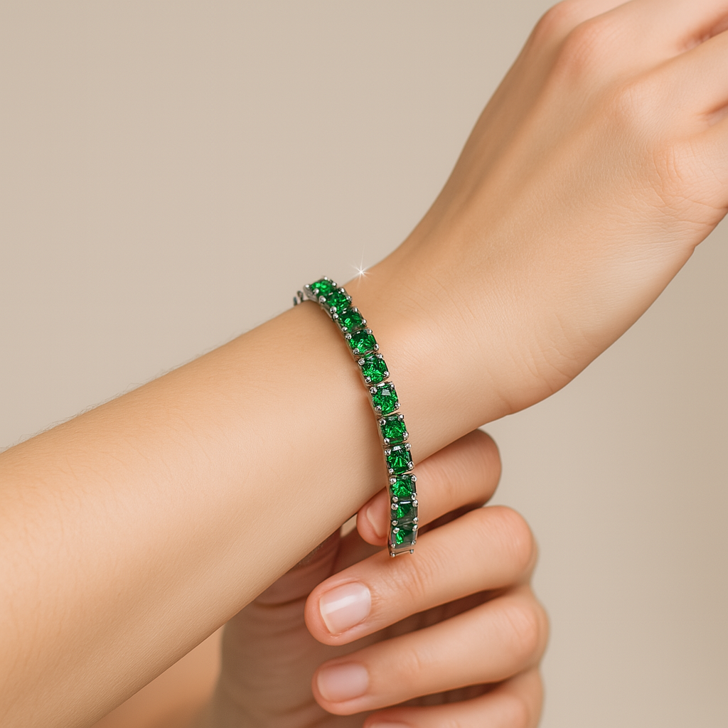 Funkelndes Zirkonia-Tennisarmband für Damen & Herren. Setzt glitzernde Akzente am Handgelenk.