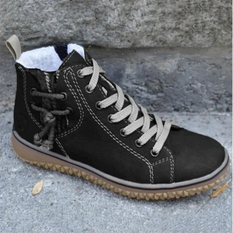 Stilvolle Damen Vintage-Winterstiefel, ideal für kalte Tage. Gefütterte, warme Stiefel mit rutschfester Sohle.
