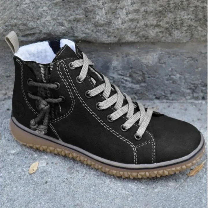 Stilvolle Damen Vintage-Winterstiefel, ideal für kalte Tage. Gefütterte, warme Stiefel mit rutschfester Sohle.