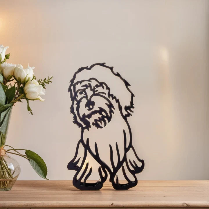 Elegante Katzenskulptur, moderne Kunst, minimalistische Tierfigur als Wohnaccessoire.