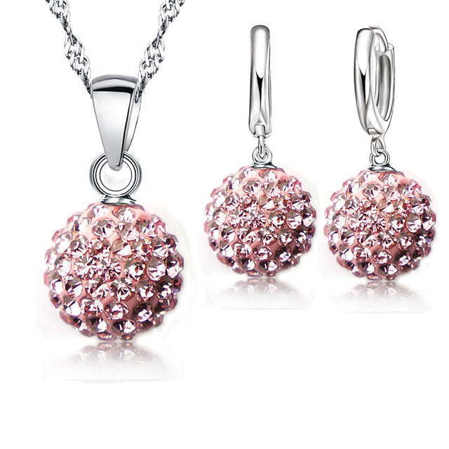 Luxuriöses Damen Schmuckset mit funkelnden Österreichischen Kristallen in 925 Sterling Silber.