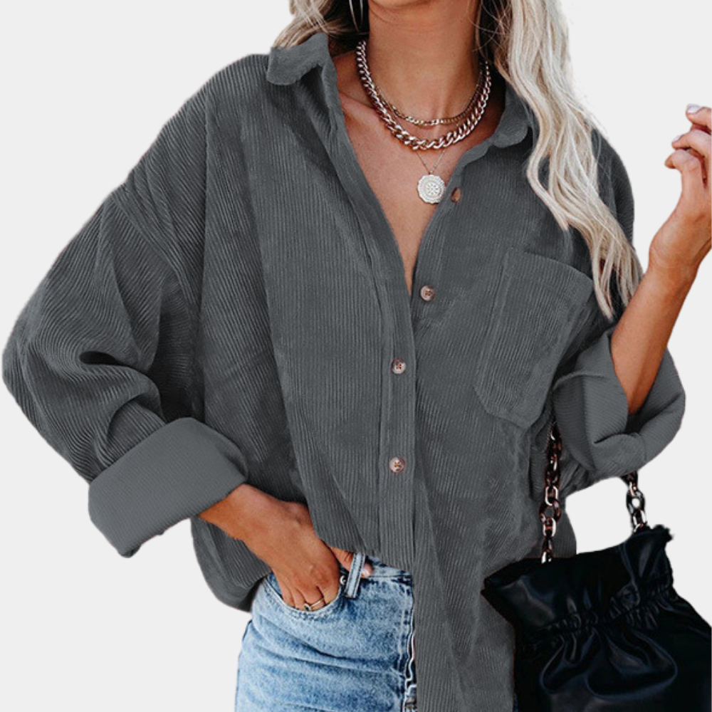 Elegante Damen Cordjacke in klassischer Passform. Vielseitig kombinierbar, ideal für stilbewusste Frauen in jeder Jahreszeit.