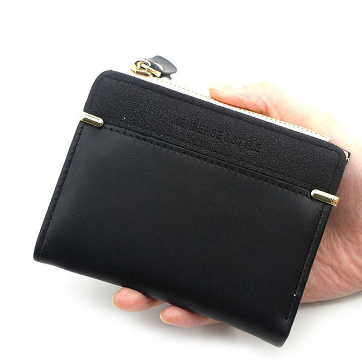 Modernes Damen Accessoire, Kartenetui, für eine effiziente Organisation.