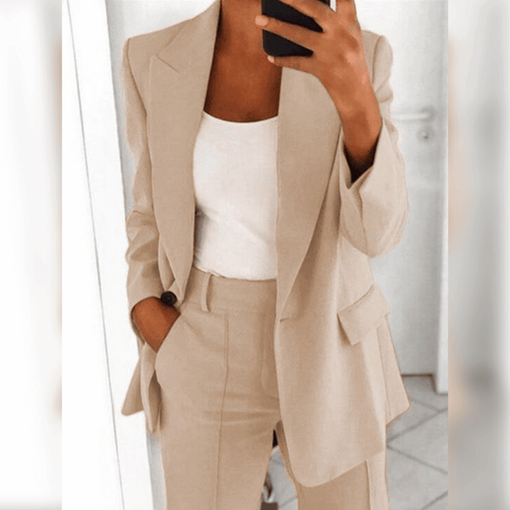 Vielseitiger Damen Blazer, elegant und bequem, perfekt für Smart Casual und Freizeit. Handgefertigt und zeitlos.