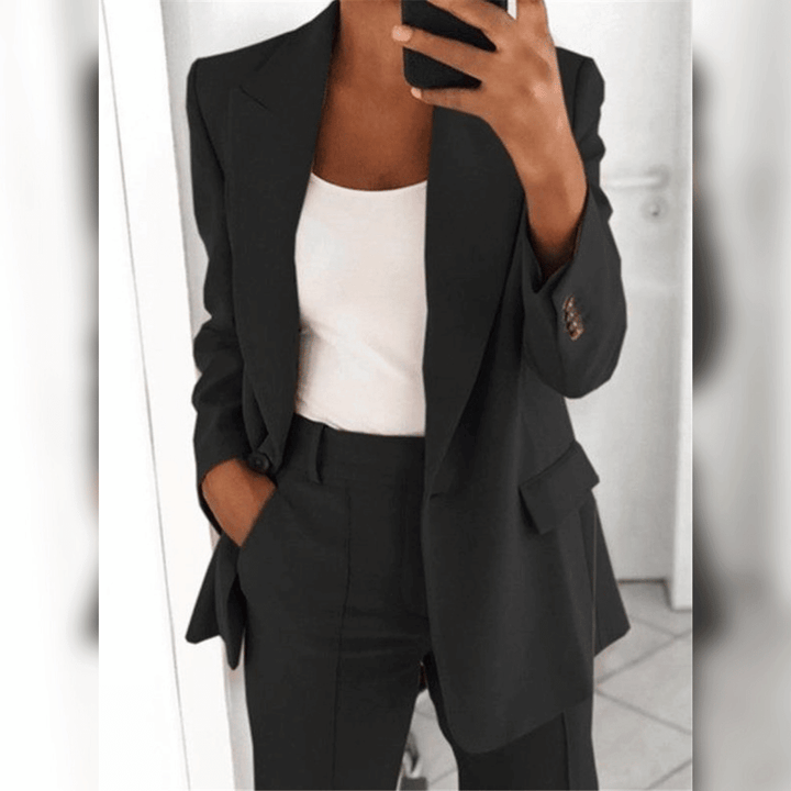 Eleganter handgefertigter Damen Blazer für Business Look & zeitlose Bürokleidung. Hochwertige Damenmode.