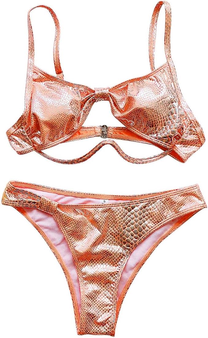 Schimmerndes Damen Bikini Set im Python-Print mit Cut-Out und Twist-Detail, ideal für Strand und Pool.