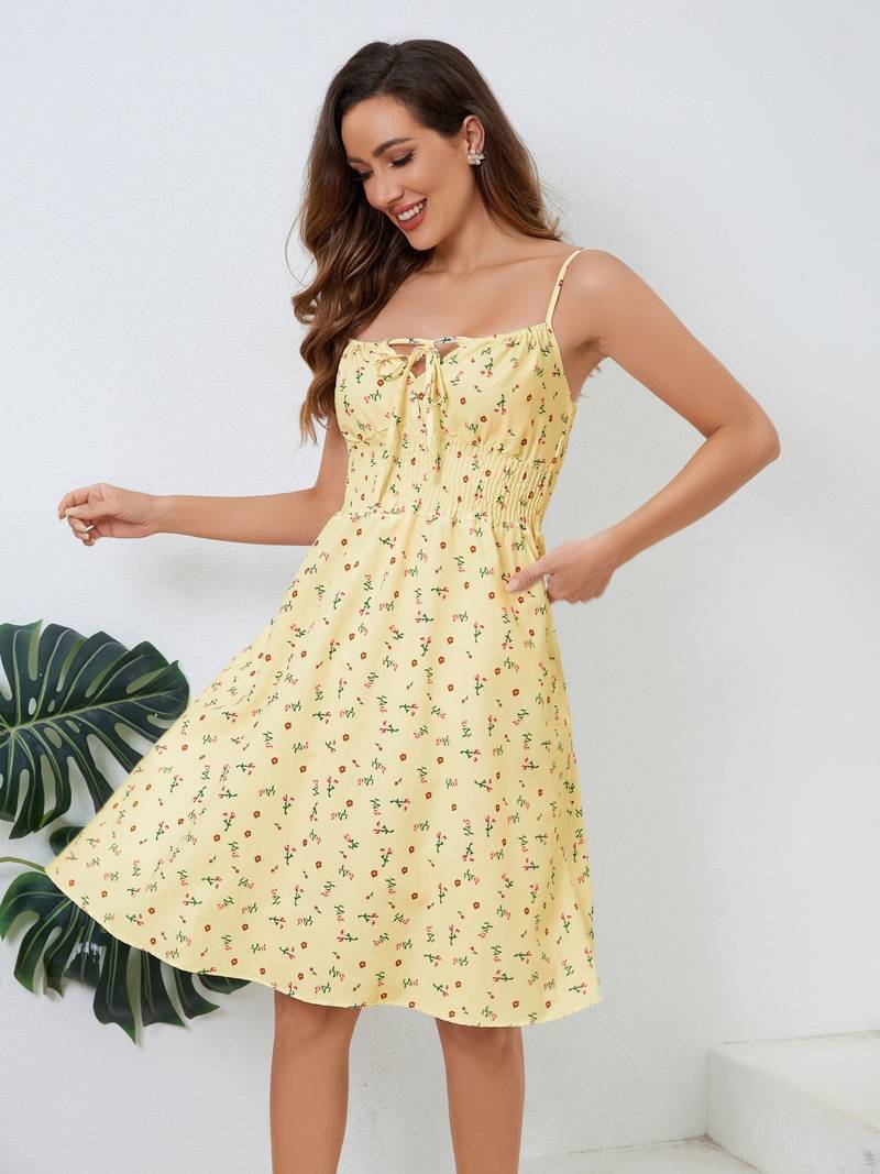 Rosa lässiges Damen Cami Mini Kleid. Vielseitiges Sommerkleid mit Kordelzug, ideal für Freizeit & Party.