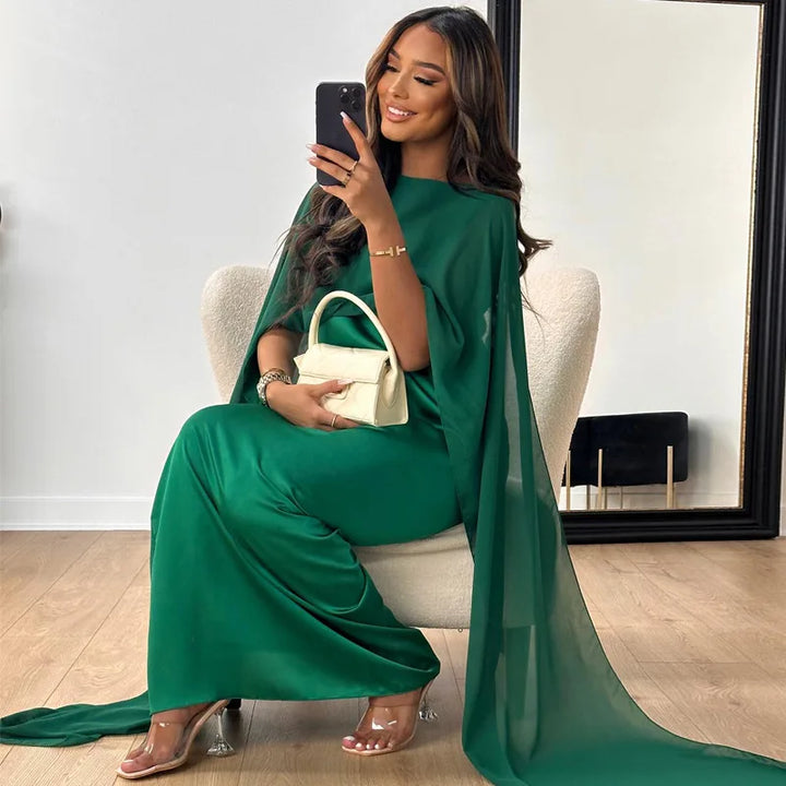 Figurschmeichelndes Damen Maxikleid mit zeitloser Anmut. Elegantes langes Kleid für jeden festlichen Anlass.