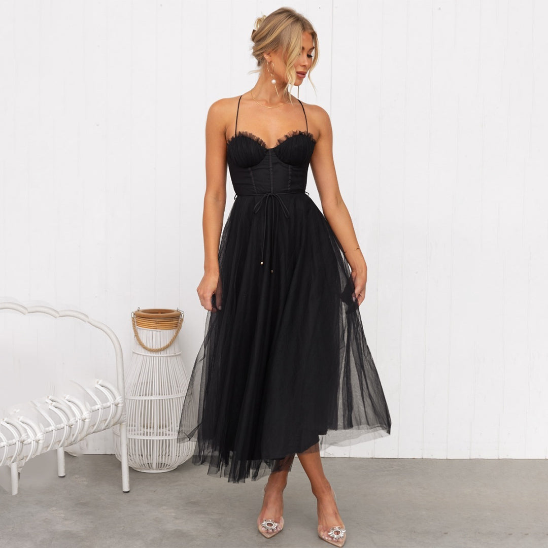 Schickes Damen Partykleid in Midi-Länge, vielseitig für Cocktailempfänge und festliche Feiern.