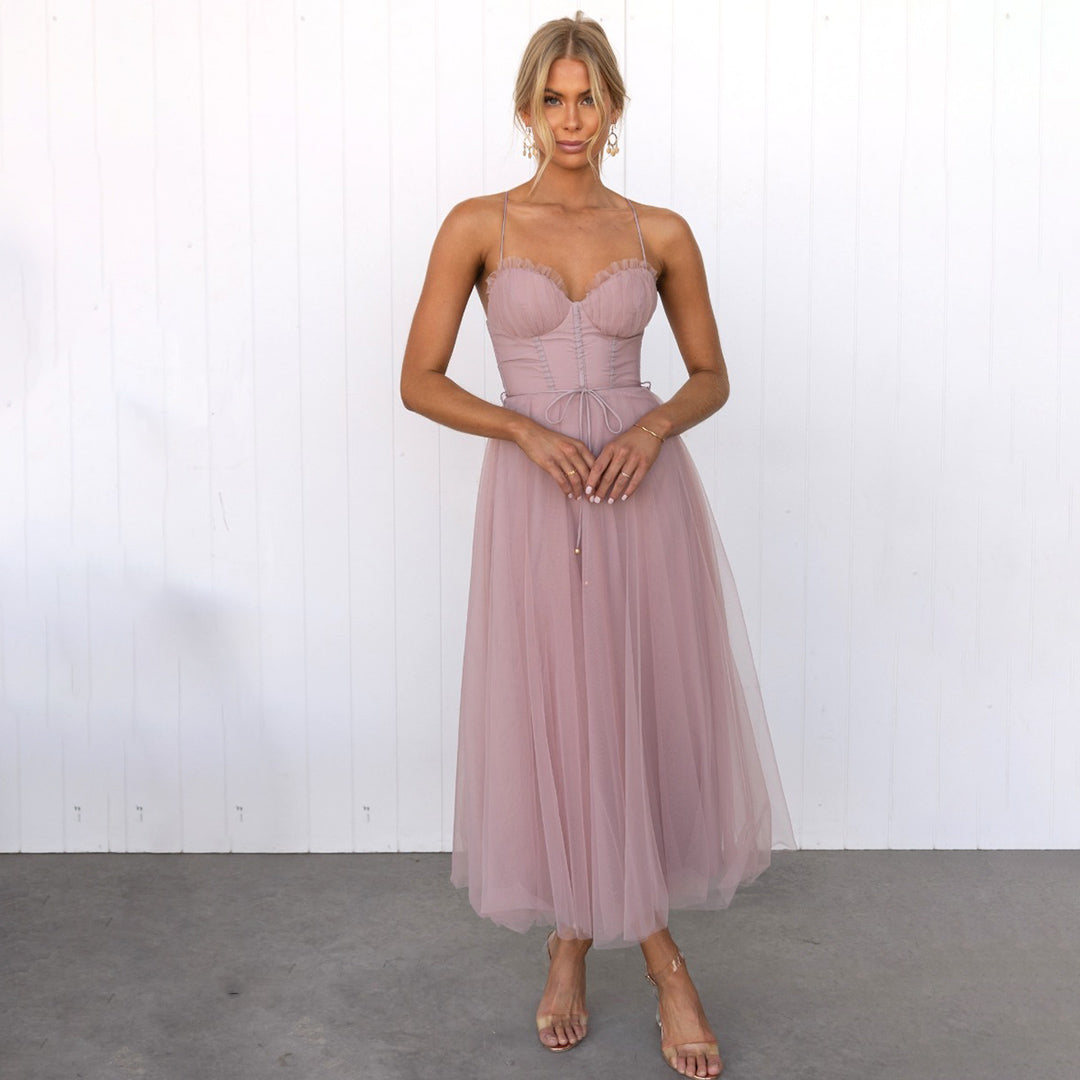 Elegantes Damen Midi Partykleid, figurschmeichelnd, perfekt für festliche Anlässe und Abende.