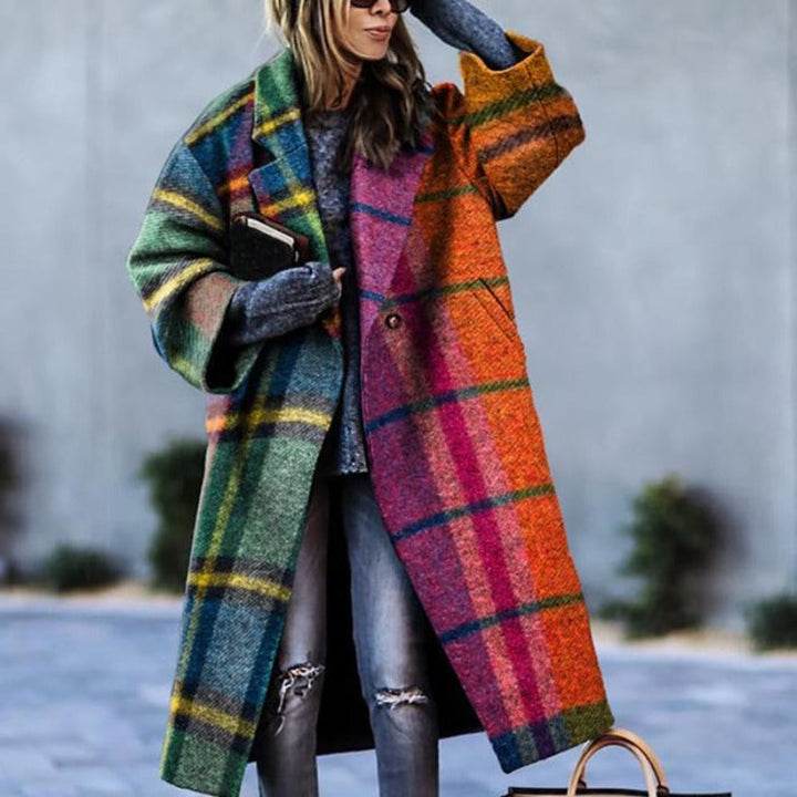 Eleganter langer Damen Wintermantel, warm und klassisch. Stilvolle Oberbekleidung für kalte Tage.