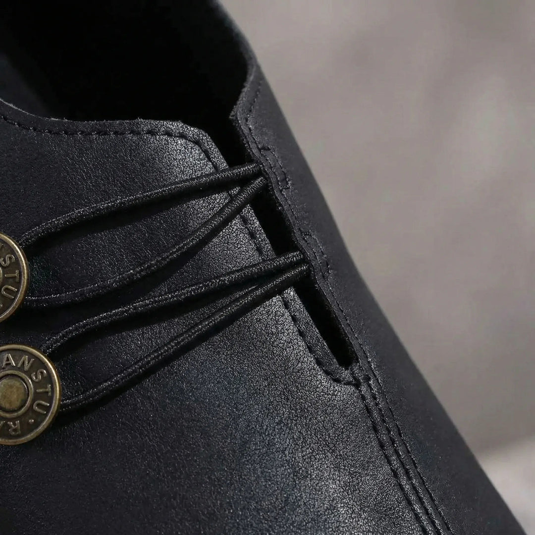 Komfortable Damenschuhe: flache Eleganz und minimalistischer Stil. Perfekt für Freizeit und schickes Business Casual.