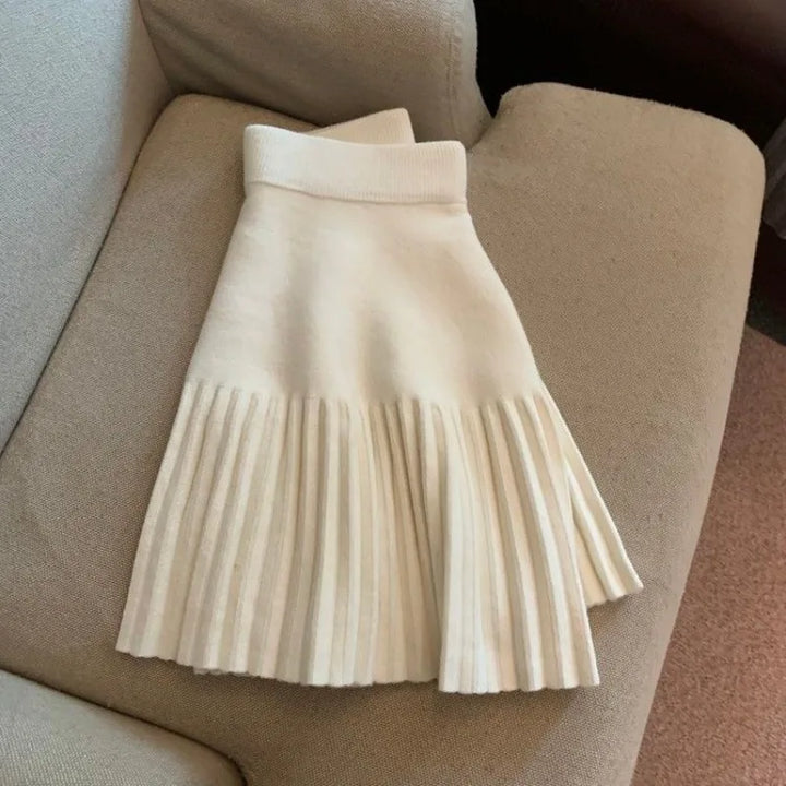 Modischer Damen Faltenrock in A-Linie mit hohem Bund. Eleganter Winterrock für stilvolle Outfits.