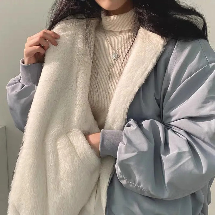 Modische, doppellagige Damen Winterjacke für Kälteschutz; elegante Oberbekleidung für den warmen Winter.