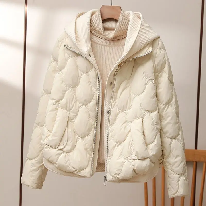 Modische Damen Winterjacke für Alltag & Outdoor. Hält warm, schützt vor Kälte. Ideale Wintermode Oberbekleidung.