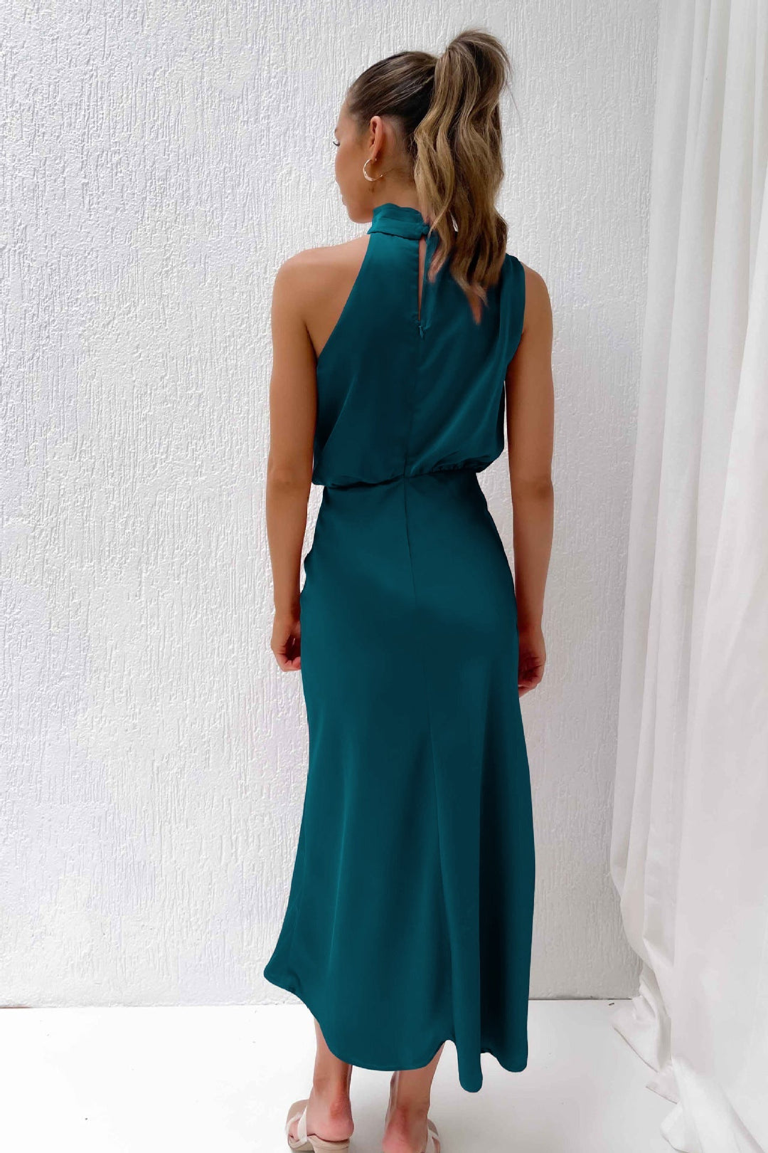 Maxikleid Damen, bodenlang, mit Halterneck Ausschnitt, elegantes Abendkleid.